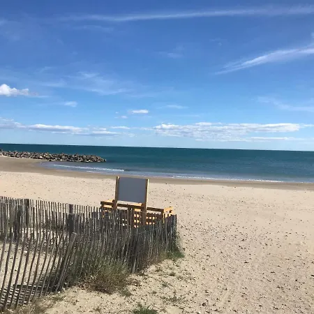 En Bord De Serviettes Non Incluses * Frontignan